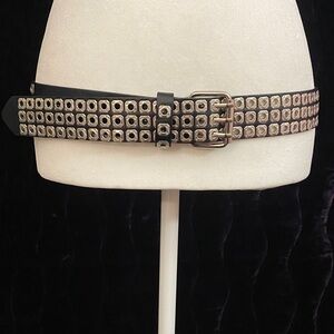 Black and silver belt #261